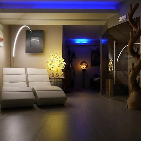 Hotel Monte Cristo Hoeselt エクステリア 写真