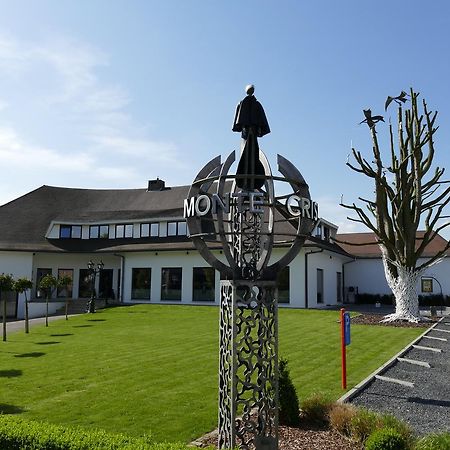 Hotel Monte Cristo Hoeselt エクステリア 写真