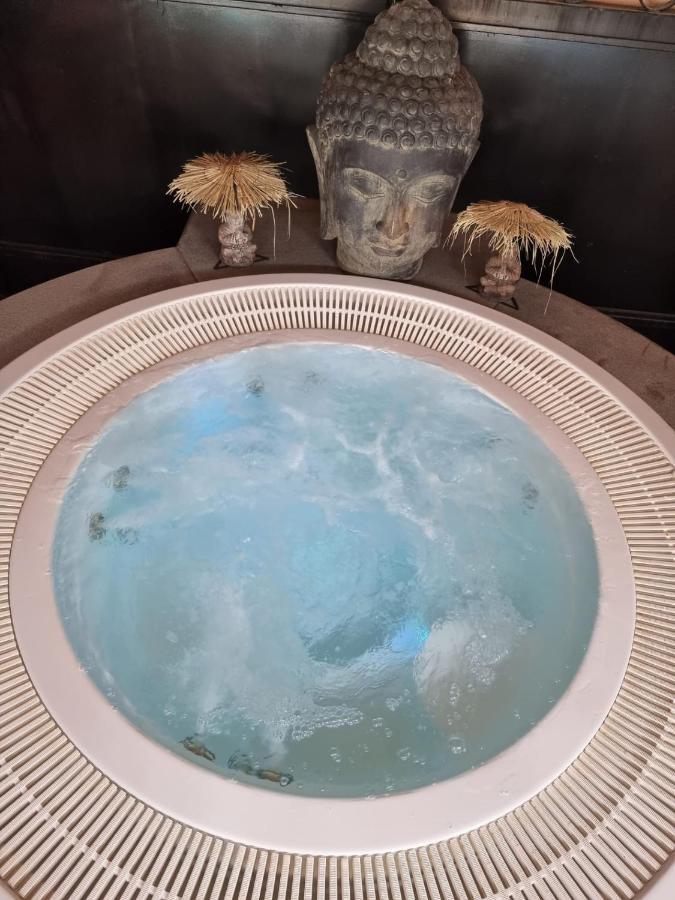 Hotel Monte Cristo Hoeselt エクステリア 写真